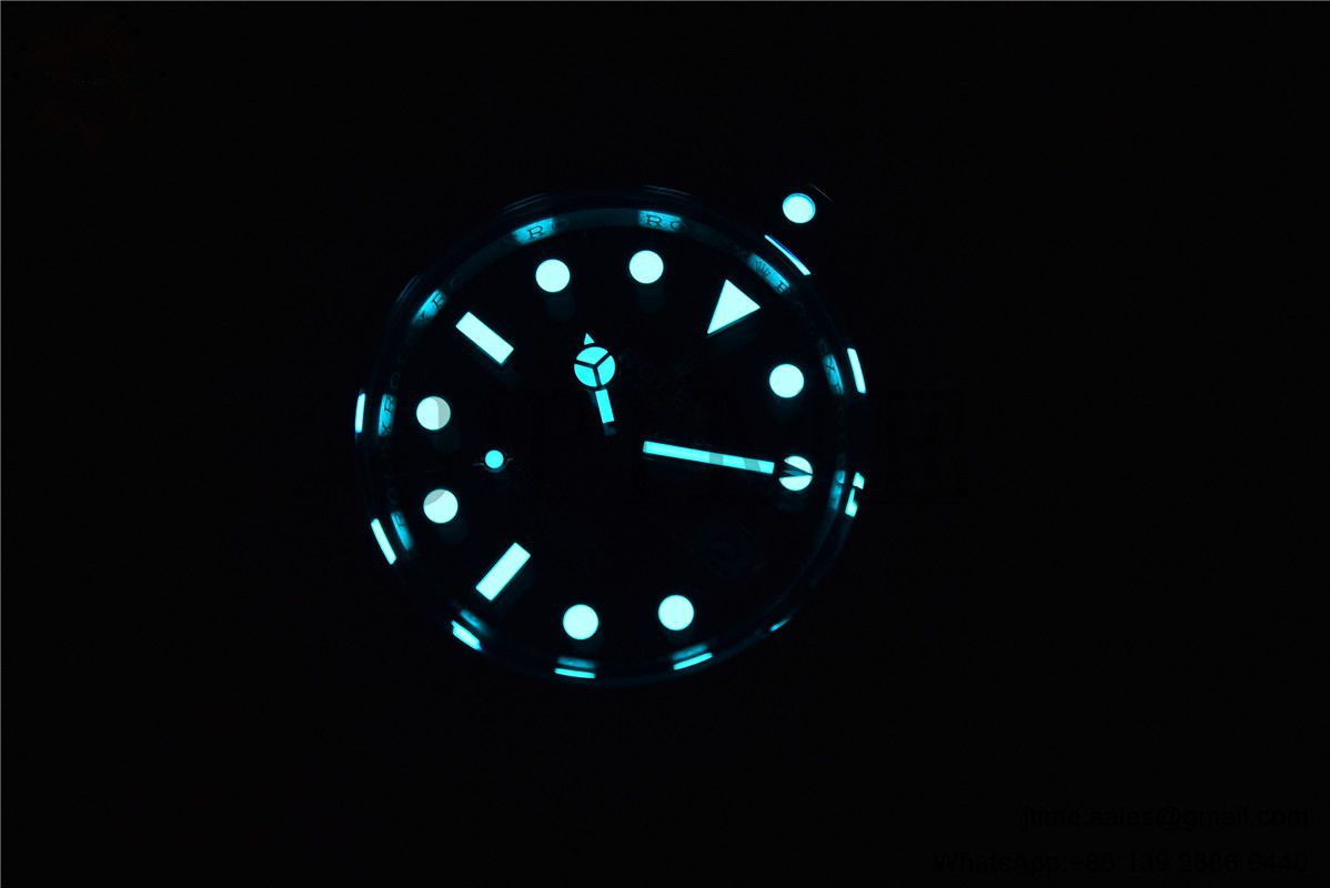 Sea-Dweller 4000 Baselworld 126600 ARF - Image 31